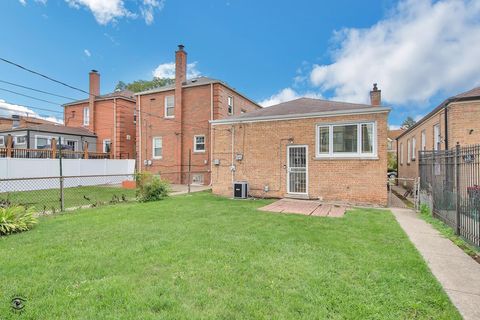 Tiny photo for 10348 S Rhodes Avenue, Chicago, IL 60628 (MLS # 12448418)