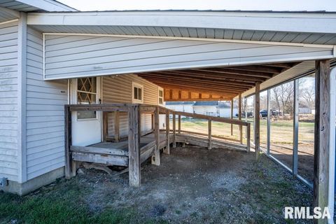 Tiny photo for 803 S Cockrum Street, Sesser, IL 62884 (MLS # QC4269969)