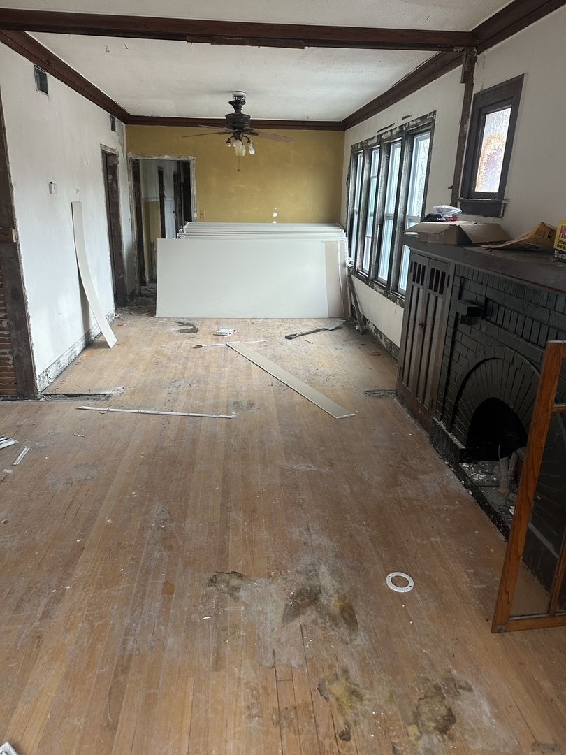 11809 S Indiana Avenue