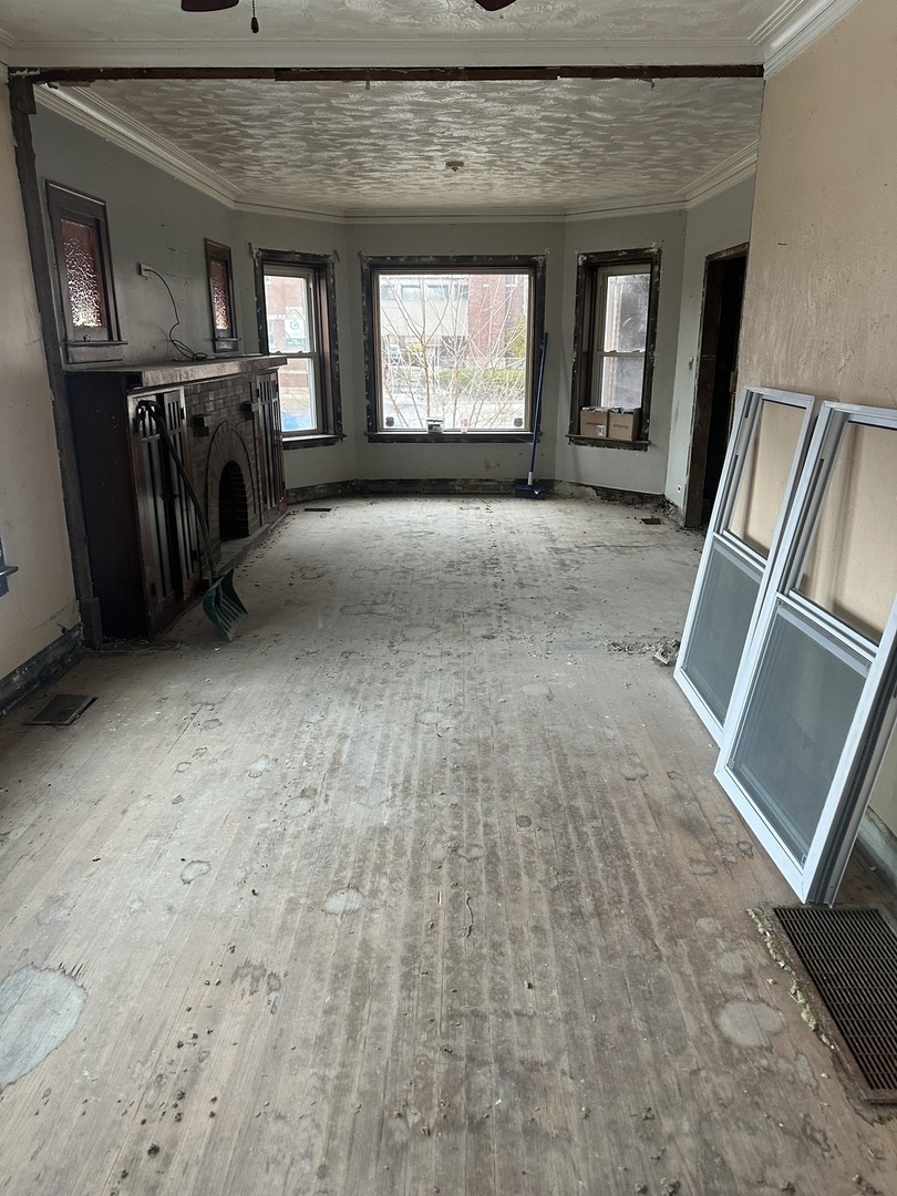 11809 S Indiana Avenue