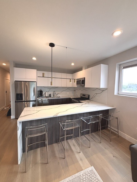 2342 W Adams Street 404