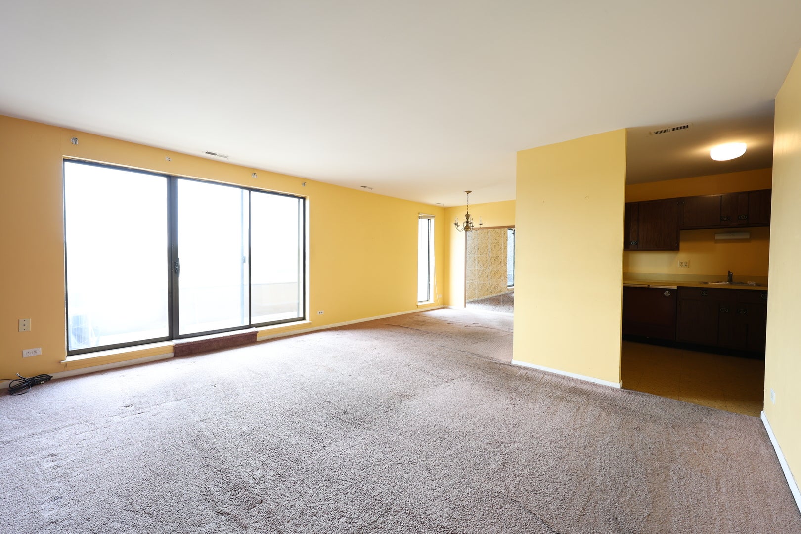 7 E CARRIAGEWAY Drive 408