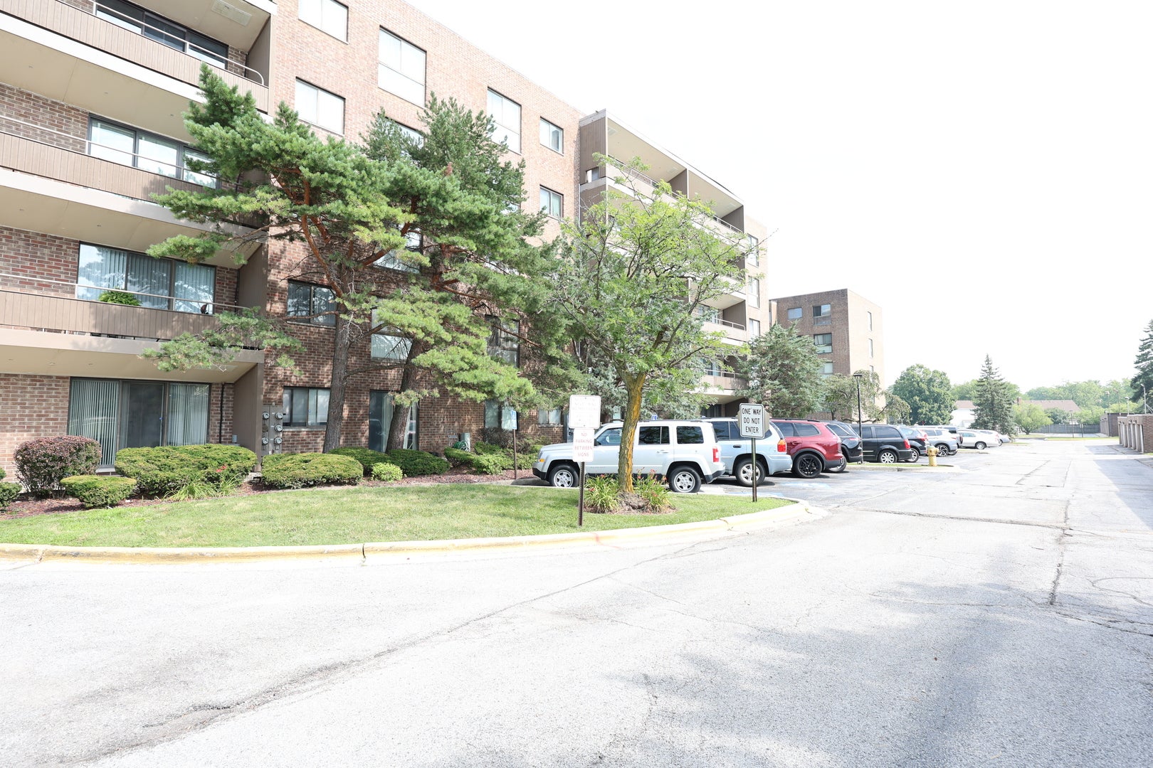 7 E CARRIAGEWAY Drive 408