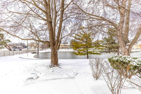 Tiny photo for 356 Redwing Drive, Deerfield, IL 60015 (MLS # 12594636)