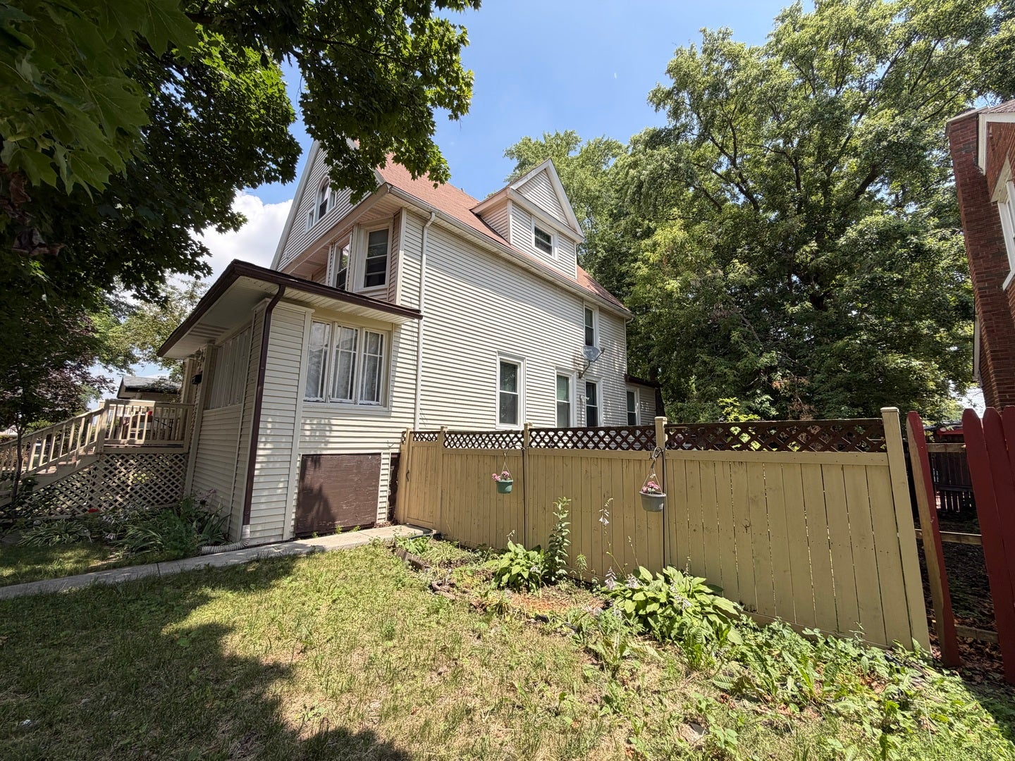 209 S 19th Avenue