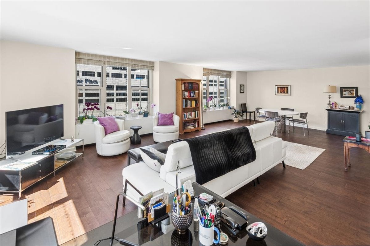 777 N Michigan Avenue 1801