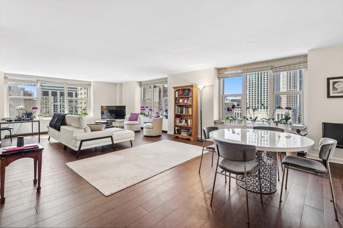 777 N Michigan Avenue 1801