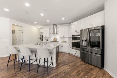 Tiny photo for 2534 Leander Court, Woodridge, IL 60517 (MLS # 12595441)