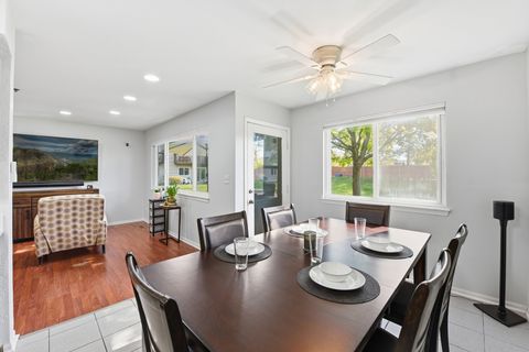 Tiny photo for 767 E Whispering Oaks Drive #767, Palatine, IL 60074 (MLS # 12502770)