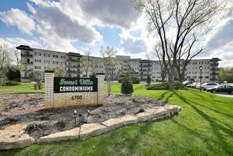 Photo of 6700 S Brainard Avenue #110, Countryside, IL 60525 (MLS # 12594033)