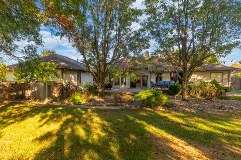 Tiny photo for 600 Deer Lake Drive W, Carbondale, IL 62901 (MLS # 12556754)