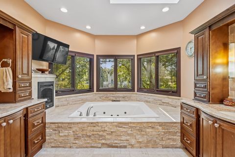 Tiny photo for 27 Equestrian Way, Lemont, IL 60439 (MLS # 12488515)