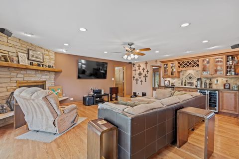 Tiny photo for 27 Equestrian Way, Lemont, IL 60439 (MLS # 12488515)