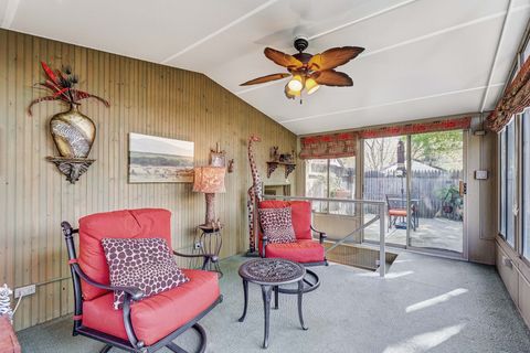 Tiny photo for 445 Golf Road, Crystal Lake, IL 60014 (MLS # 12625579)