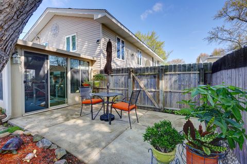 Tiny photo for 445 Golf Road, Crystal Lake, IL 60014 (MLS # 12625579)