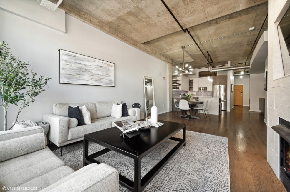 933 W Van Buren Street 804