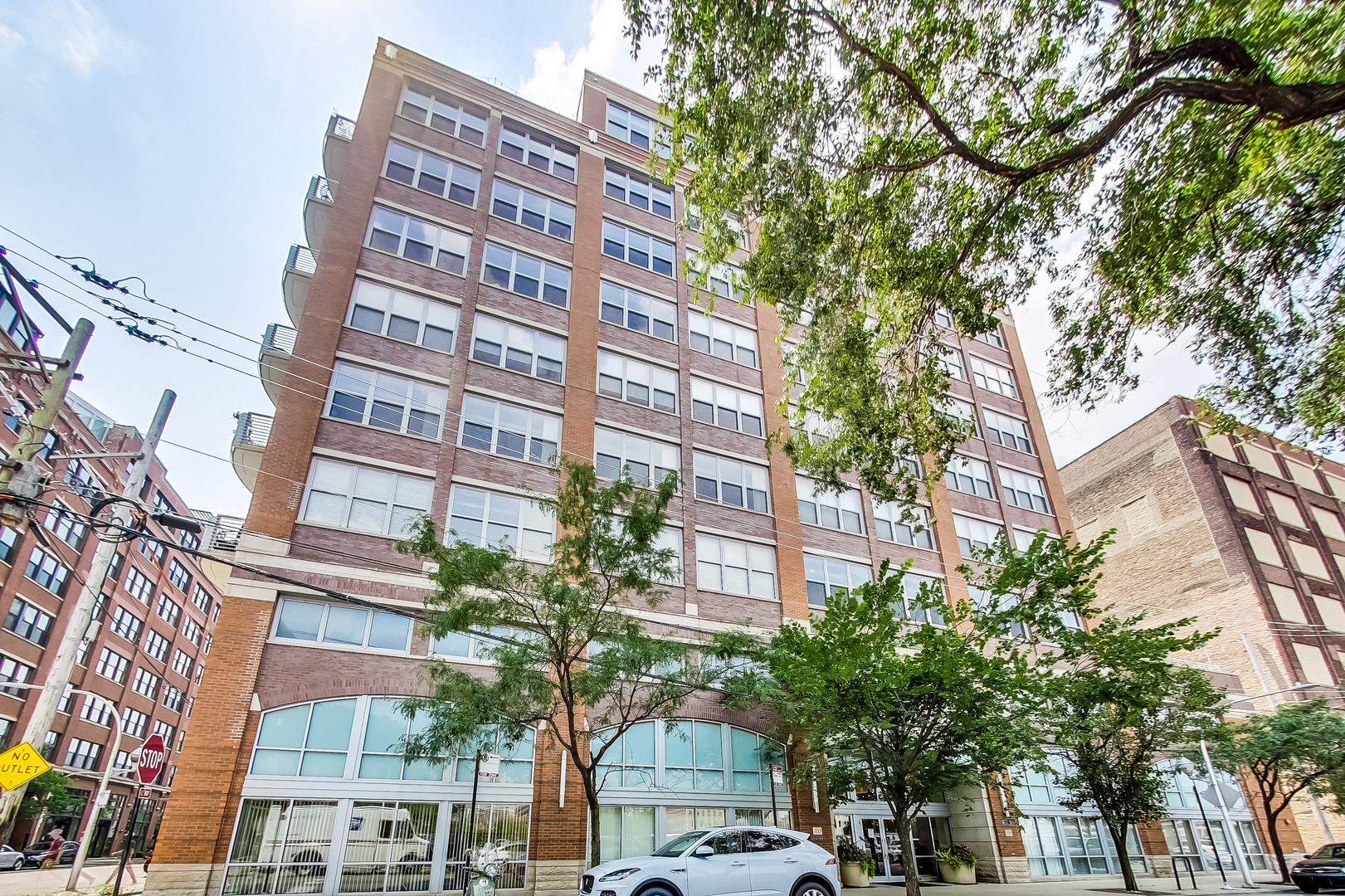 933 W Van Buren Street 804