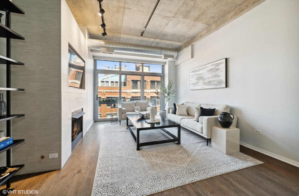 933 W Van Buren Street 804