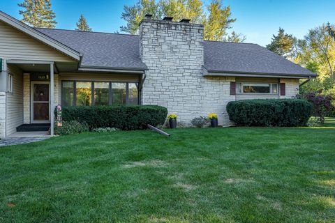 Tiny photo for 1825 Edgebrook Drive, Rockford, IL 61107 (MLS # 12490487)