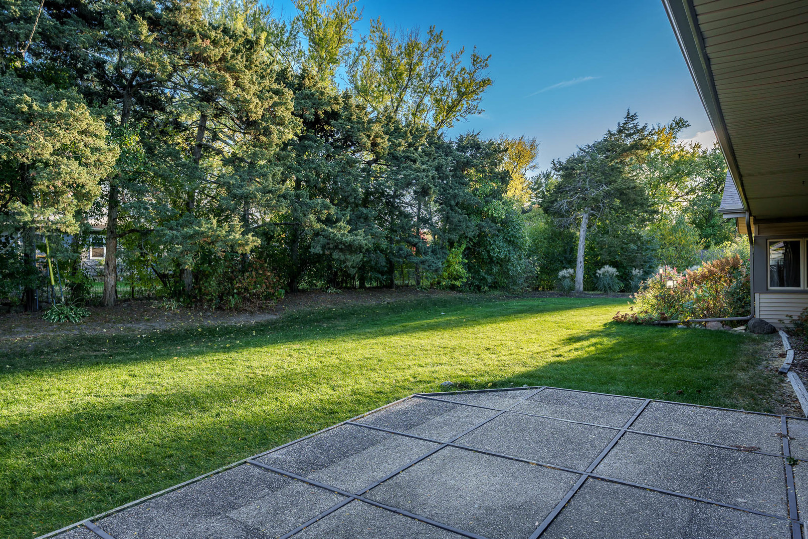 1825 Edgebrook Drive