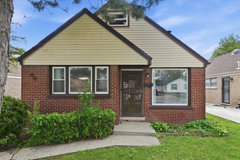 Tiny photo for 44 50th Avenue, Bellwood, IL 60104 (MLS # 12669127)