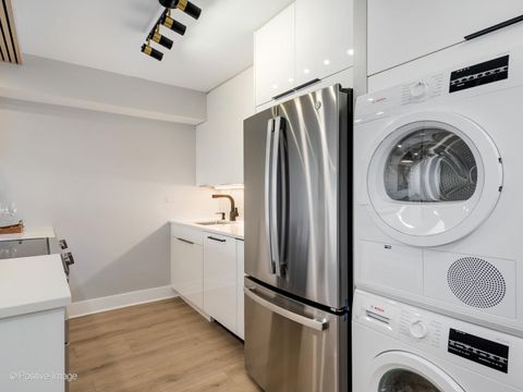 Tiny photo for 1560 N Sandburg Terrace #1710J, Chicago, IL 60610 (MLS # 12492652)