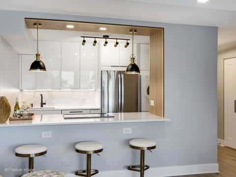 Tiny photo for 1560 N Sandburg Terrace #1710J, Chicago, IL 60610 (MLS # 12492652)
