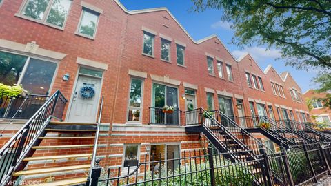 Photo of 1523 W Henderson Street #E, Chicago, IL 60657 (MLS # 12635856)