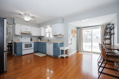 Tiny photo for 312 Clover Court, Bloomington, IL 61701 (MLS # 12554266)