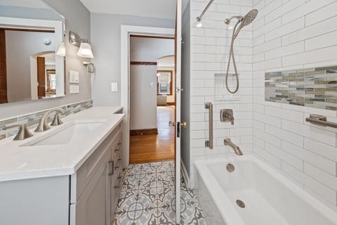 Tiny photo for 2850 W Chase Avenue, Chicago, IL 60645 (MLS # 12725569)