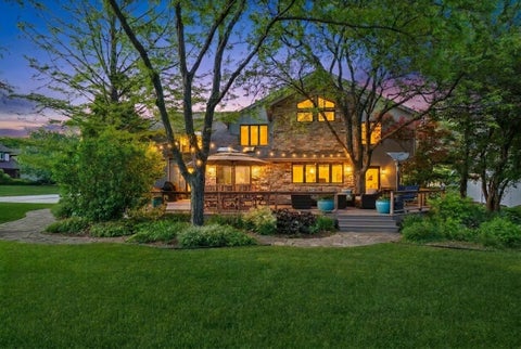 Tiny photo for 500 Parkview Place, Burr Ridge, IL 60527 (MLS # 12760703)