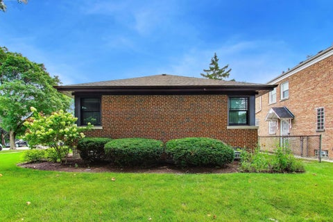 Tiny photo for 6247 N Leona Avenue, Chicago, IL 60646 (MLS # 12747647)
