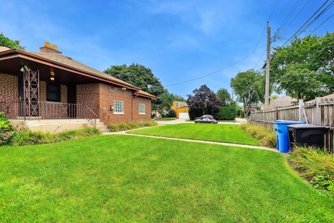 Tiny photo for 6247 N Leona Avenue, Chicago, IL 60646 (MLS # 12747647)