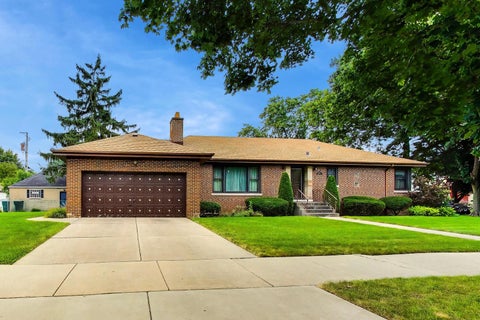 Tiny photo for 6247 N Leona Avenue, Chicago, IL 60646 (MLS # 12747647)