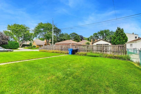 Tiny photo for 6247 N Leona Avenue, Chicago, IL 60646 (MLS # 12747647)