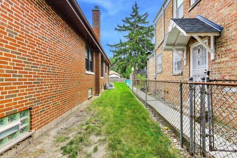 Tiny photo for 6247 N Leona Avenue, Chicago, IL 60646 (MLS # 12747647)
