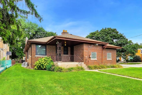 Tiny photo for 6247 N Leona Avenue, Chicago, IL 60646 (MLS # 12747647)