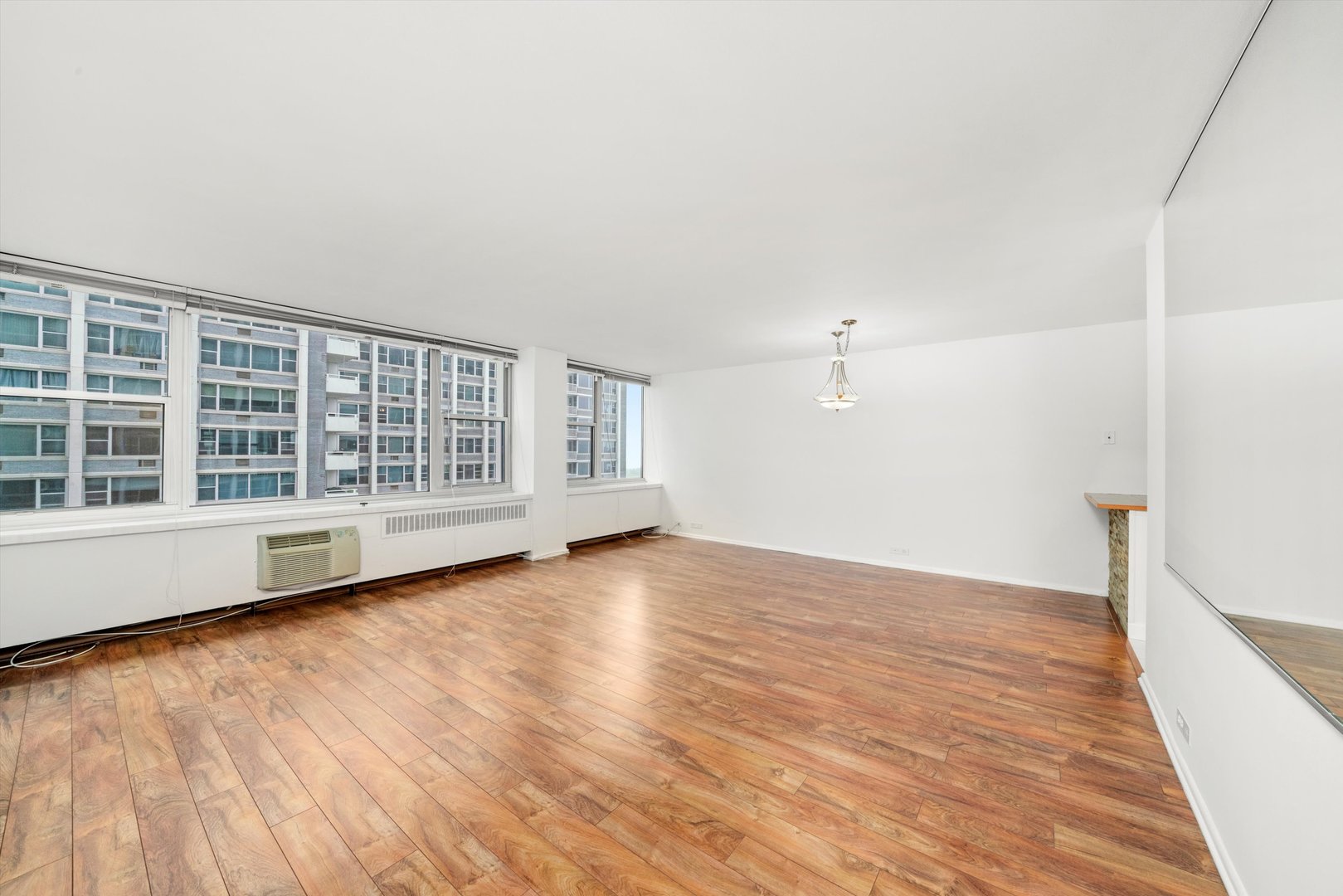 4250 N Marine Drive 1613