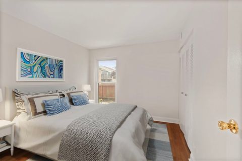 Tiny photo for 1975 Kenilworth Circle #B, Hoffman Estates, IL 60169 (MLS # 12599049)