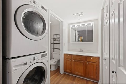 Tiny photo for 1975 Kenilworth Circle #B, Hoffman Estates, IL 60169 (MLS # 12599049)