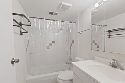 Tiny photo for 1975 Kenilworth Circle #B, Hoffman Estates, IL 60169 (MLS # 12599049)