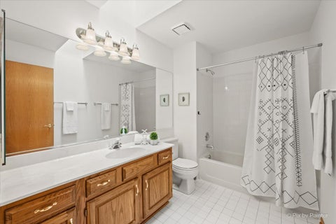 Tiny photo for 664 Mayfair Drive, Carol Stream, IL 60188 (MLS # 12764568)