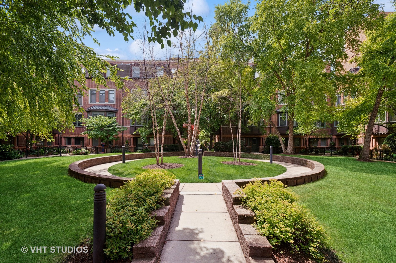 1351 W Altgeld Street 4C