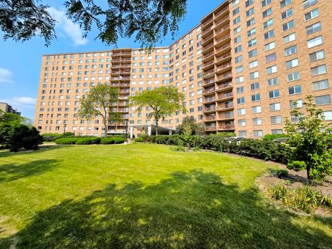 6833 N Kedzie Avenue 816 Chicago IL 60645