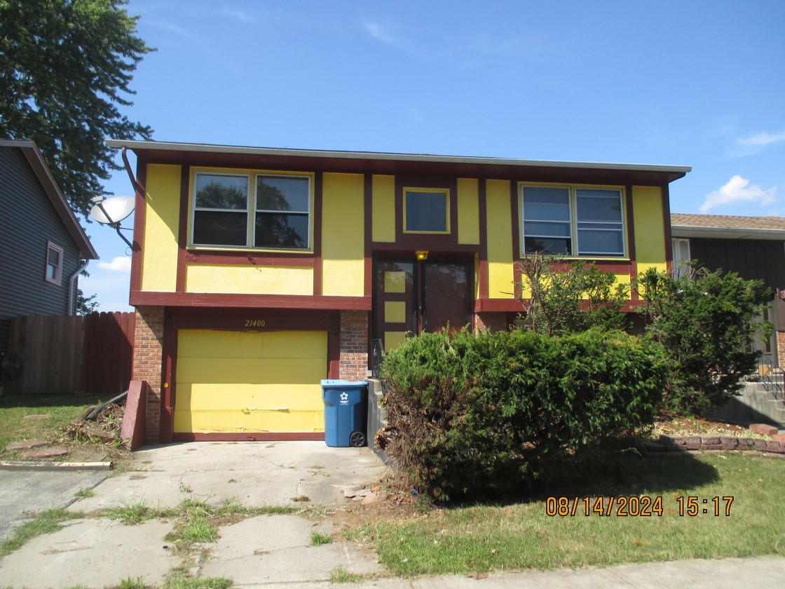 View Sauk Village, IL 60411 townhome