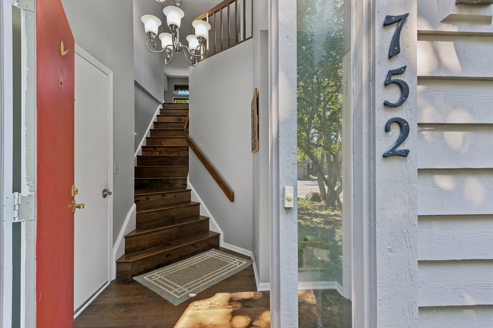 752 SHORELINE Road 1077