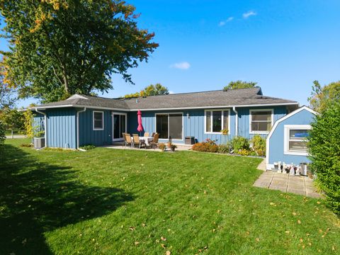 Tiny photo for 101 Clearmont Drive, Elk Grove Village, IL 60007 (MLS # 12505960)