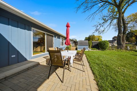 Tiny photo for 101 Clearmont Drive, Elk Grove Village, IL 60007 (MLS # 12505960)