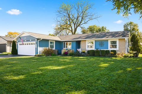 Photo of 101 Clearmont Drive, Elk Grove Village, IL 60007 (MLS # 12505960) Photo of 101 Clearmont Drive, Elk Grove Village, IL 60007 (MLS # 12505960)