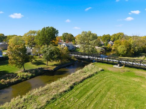 Tiny photo for 101 Clearmont Drive, Elk Grove Village, IL 60007 (MLS # 12505960)